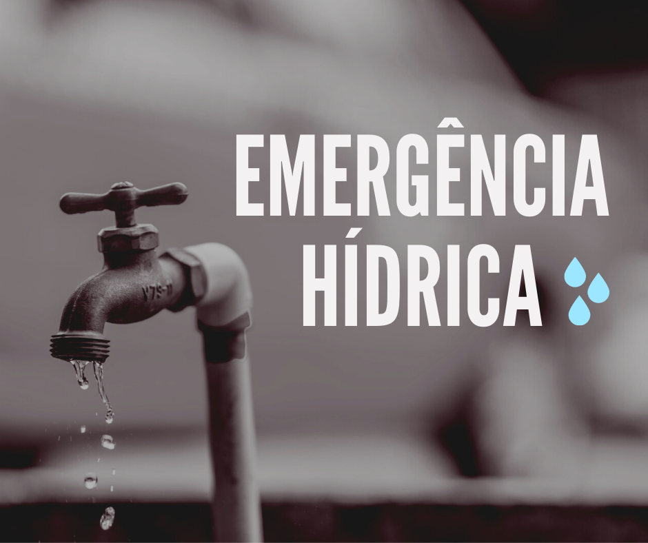 Foto de uma torneira pingando, com o texto "Emergência Hídrica" ao lado.